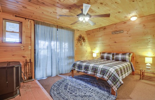 Carthage Haus | Pet-Friendly Carthage Home with Fire Pit!