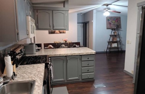 Northeast Reno Haus | Pet friendly & Charming 3-bedroom mobile home with WiFi, in fabulous Reno-Tahoe