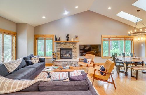 Columbia Falls Haus | Pet-Friendly Columbia Falls Home with Gas Grill!