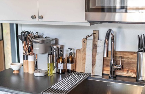 South Perry District Wohnung | Pet-friendly, Cozy Tiny Home with Self Check-In and Wifi!