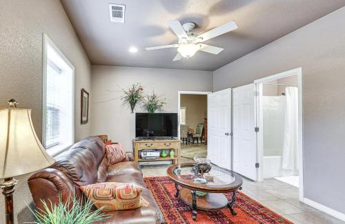 Russellville Haus | Pet-Friendly Dover Cottage with Deck and Mtn Views!