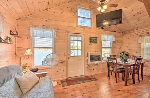Ellsworth Haus | Pet-Friendly Ellsworth Cottage on Branch Lake