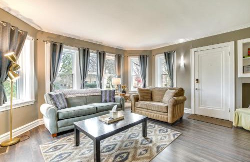 Evanston Wohnung | Pet-Friendly Family Apartment - Near NU Campus!