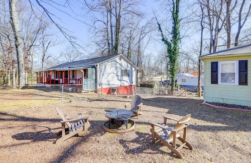 Forest Park Haus | Pet-Friendly Georgia Retreat w/ Fire Pit & Porch!