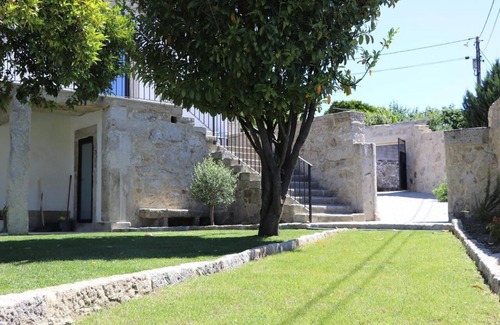 Cardielos Haus | Haustierfreundliches Ferienhaus Casa do Mestre mit Bergblick, Pool und WLAN