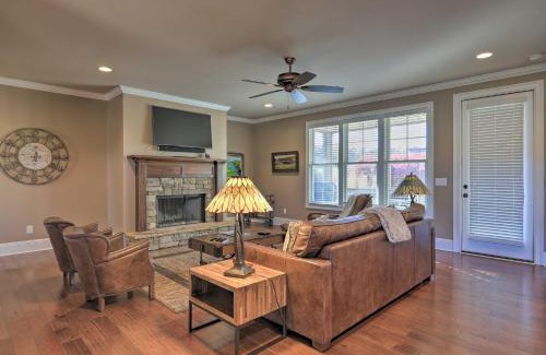 Reynolds Landing Haus | Pet-Friendly Lake Oconee Home in Gated Community!