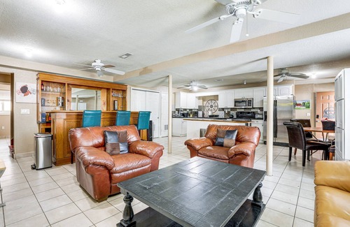 Lilburn Wohnung | Pet-Friendly Lilburn Duplex w/ Patio & Grills!