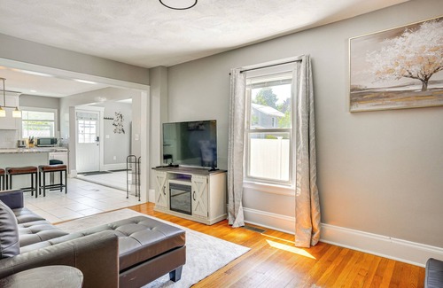 Lynn Haus | Pet-Friendly Lynn Home w/Patio - 3 Mi to Beach!