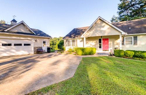 New Concord Haus | Pet-Friendly New Concord Vacation Rental on Lake!