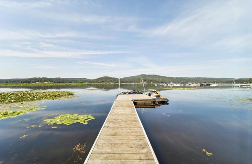 Newman Lake Haus | Pet-Friendly Newman Lake Cottage with Beach Access!