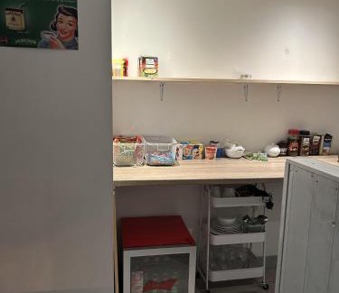 Finglas Haus | Pet-Friendly Open Plan Cabin in Dublin Sleeps 2