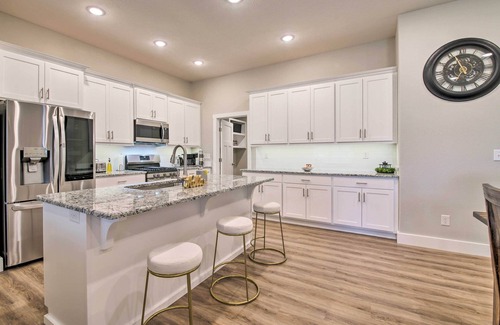 Ozark Haus | Pet-Friendly Ozark Home w/ Yard & Patio