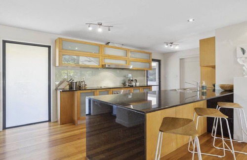 Korora Haus | Pet Friendly, Pool, Beachside BBQ Heaven, Sleeps 8-10