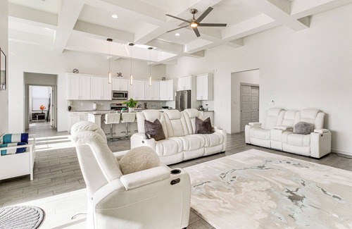 Rio Rancho Haus | Pet-Friendly Rio Rancho Home w/ Fire Pit