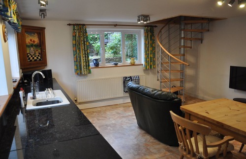 Chippenham Hütte | Haustierfreundliches, unabhängiges Cottage-Nebengebäude mit Garten. Leicht und geräumig.