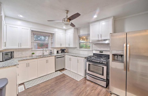 Tulsa Haus | Pet-Friendly Tulsa Digs with Deck and Fenced Yard