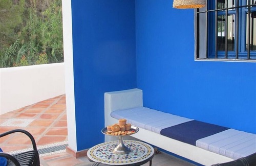 Almunecar Villa | Haustierfreundliche Villa "Algarrobo Azul" mit Meerblick, Pool, Garten, Klimaanlage und WLAN