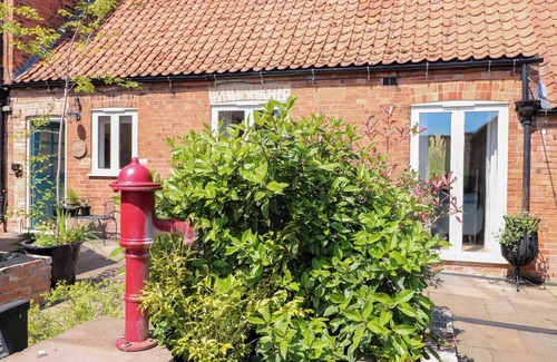 Kneesall Hütte | PETAL COTTAGE, with a garden in Tuxford
