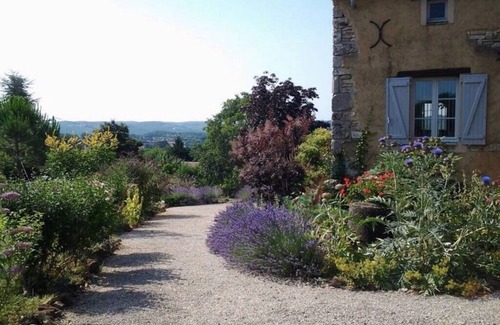 Puy-l'Eveque Haus | Petit Vue Vert - Ferienhaus mit einem Schlafzimmer und beheiztem Pool am Rande eines mittelalterlichen Dorfes