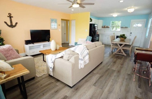 Smith's Memento Haus | PETS OK! Beach Paradise! Walk to Ocean Center & Beach