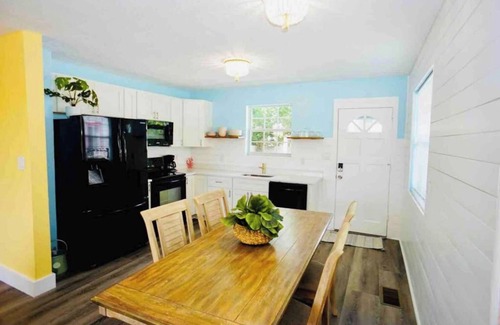 Smith's Memento Haus | PETS OK! Beach Paradise! Walk to Ocean Center & Beach