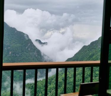 Mae Sai Haus | Phahee valley ผาฮี้วัลเล่ย์