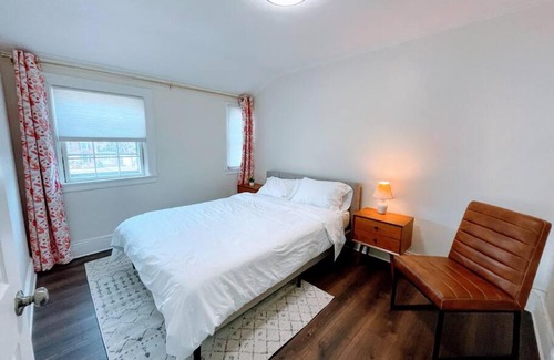 Andover Wohnung | Phillips Academy Andover Two-Bedroom Apartment and Free Parking