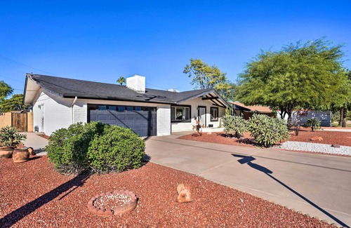 Cavalier Estates Hütte | Phoenix Home w/ Pool, Putting Green & Game Room