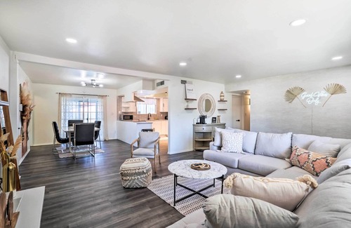 Cavalier Estates Hütte | Phoenix Home w/ Pool, Putting Green & Game Room