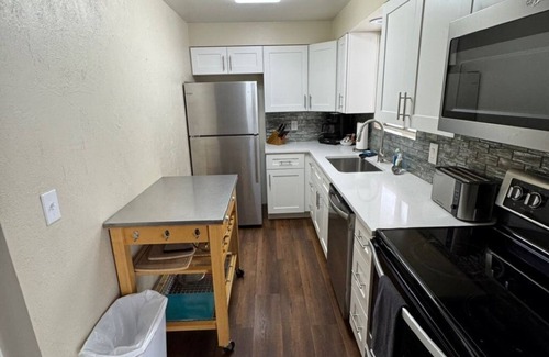 Kellogg Haus | Photo Op with Sasquatch 2 min walk to Silver Mtn