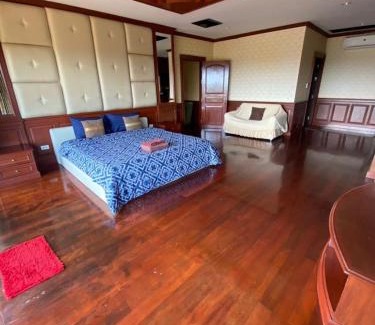 Ratsada Villa | Phuket Pool Villa Sea view at town