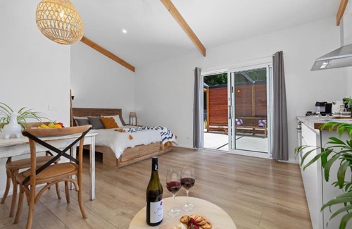 Whitfield Haus | Piccolo B&B - The perfect getaway