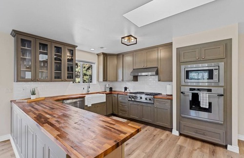 Flagstaff Haus | Pickleball | Game Room | Hot Tub | Playground