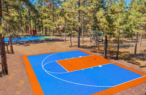 Flagstaff Haus | Pickleball | Game Room | Hot Tub | Playground