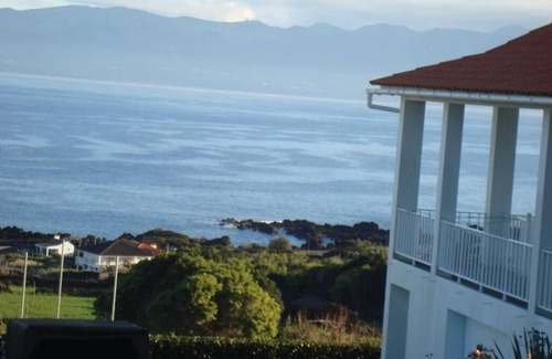 Cais do Pico Wohnung | Pico Ferienvermietungen / Apt. Singendes Haus