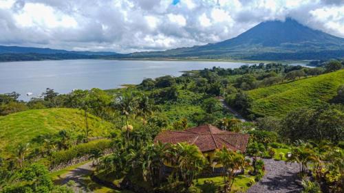 El Fosforo Haus | Pie In The Sky 2 Luxury Home With Amazing Views!