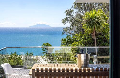 Waiheke Island Haus | Piemelon Bay Views - Coast & Country