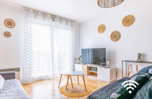 Villemomble Wohnung | Pilepoal II - Balcon - Parking - 6Pers - Lumineux