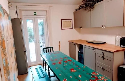 Glastonbury Kabine | Pilgrims of the Goddess - Chalet