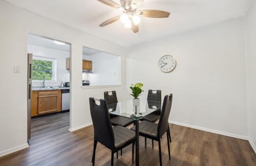 Newark Wohnung | Pine Brook 1122 I Pool Gym I Free Parking !