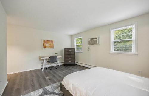 Newark Wohnung | Pine Brook 120 I Pool Gym I Free Parking !