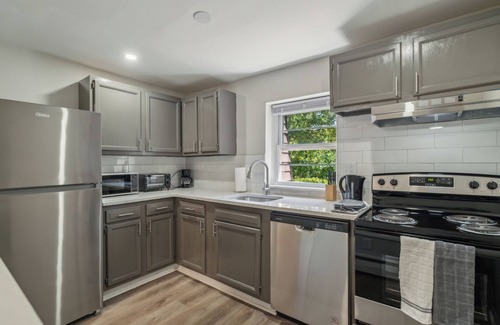 Newark Wohnung | Pine Brook 908 I Lovely 2Bd Spacious Apartment