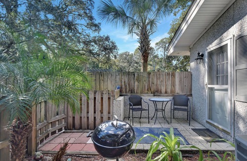 Jekyll Island Haus | Pine Grove: 1 BR, 1 BA Duplex in Jekyll Island, Sleeps 4