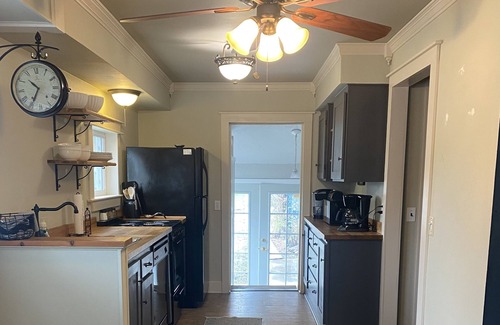 Wamic Hütte | Pine Hollow Maupin Adventure Cottage