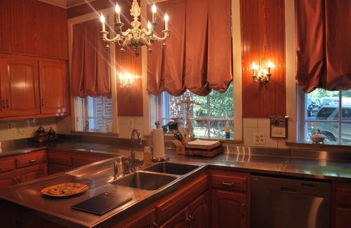 Youngstown Haus | Pine Lakes Club Mansion Ost- und Westflügel. 10.000 qm Schlafmöglichkeiten für 36, 10 Badezimmer