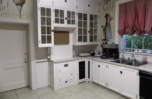 Youngstown Haus | Pine Lakes Club Mansion Ost- und Westflügel. 10.000 qm Schlafmöglichkeiten für 36, 10 Badezimmer