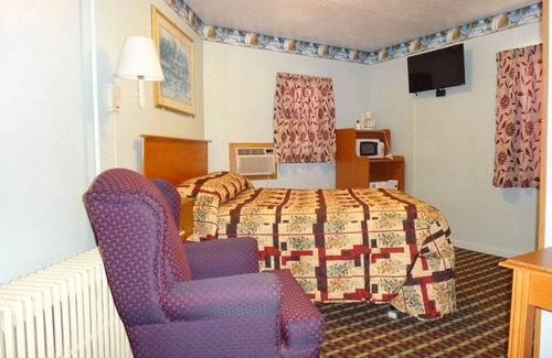 Dodgeville Hotel | Pine Ridge Motel
