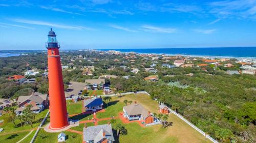 Bridgeport Heights Wohnung | Pineapple Shores Retro Inn 4