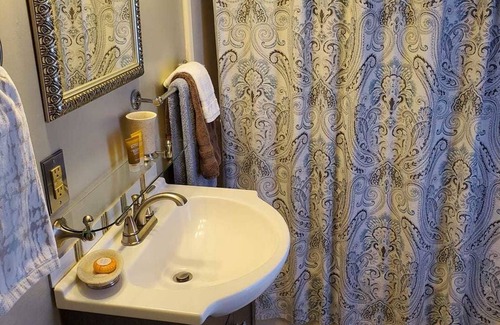 Gorham Bed & Breakfast | PineCrest Inn