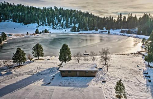 Pinecrest Haus | Pinecrest Retreat with Fireplace!